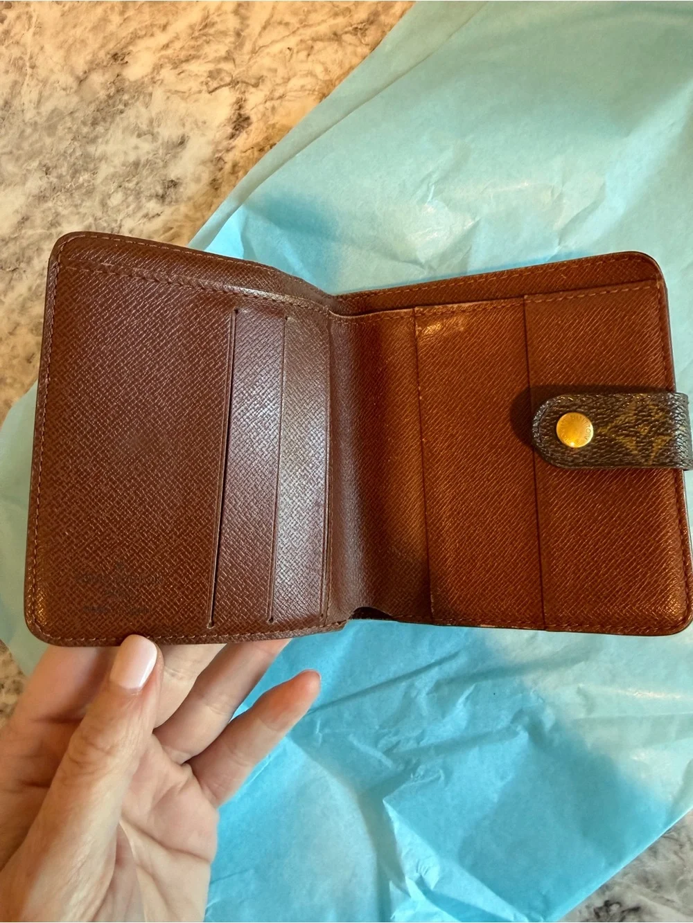 Louis Vuitton Vintage Y2K Unisex Classic Signature Monogram Bi-Fold Wallet - Picture 4 of 7